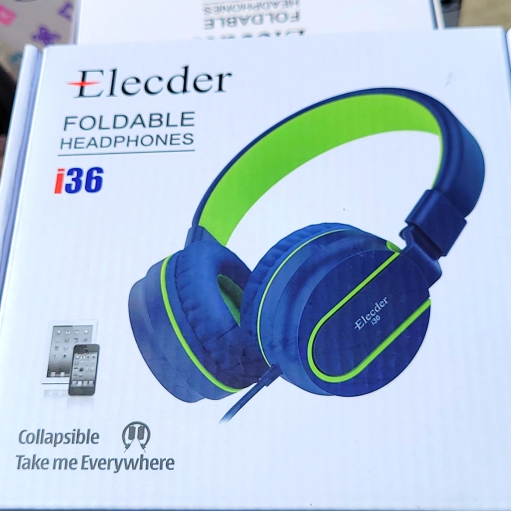 Collapsible and foldable headphones